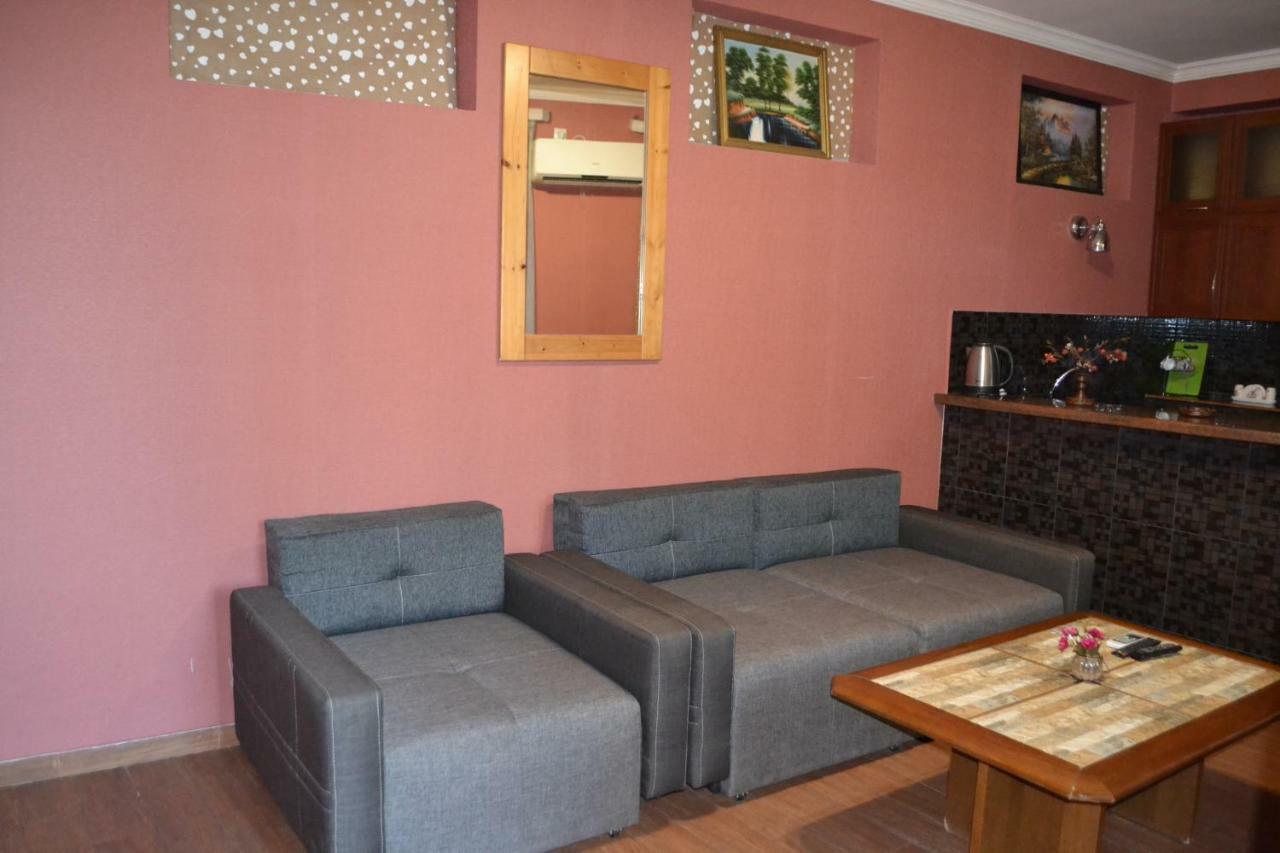 Anano Apartment on Botanikuri Tbilisi Bagian luar foto